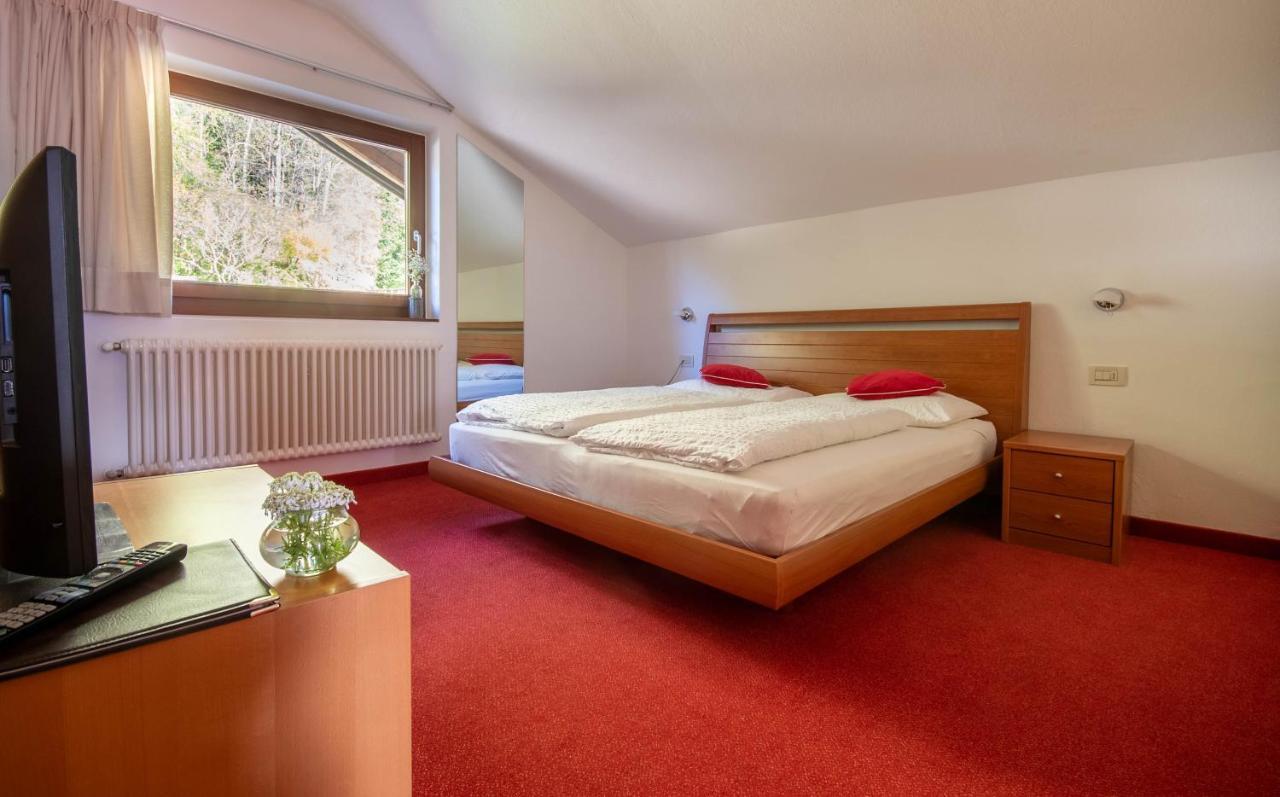Hotel Tiroler Kreuz Esterno foto