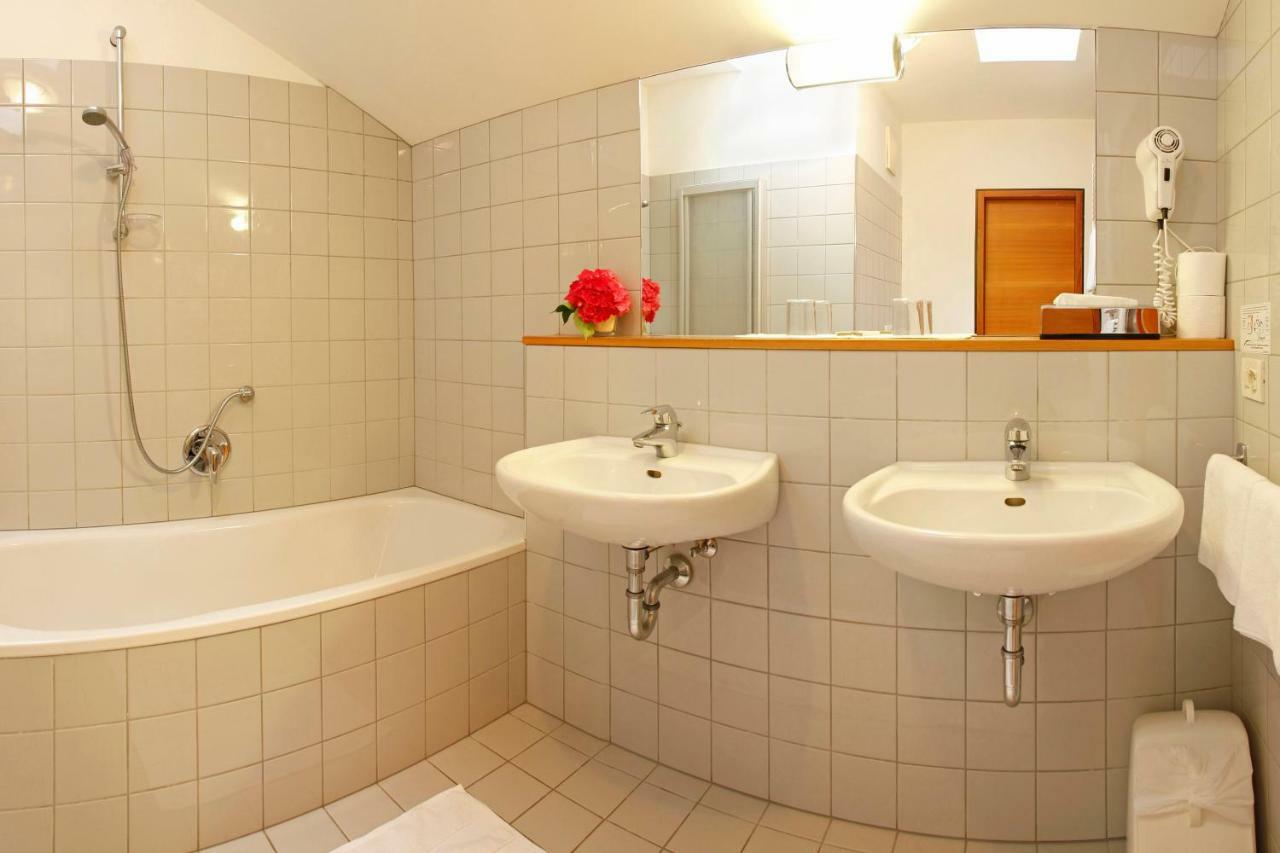 Hotel Tiroler Kreuz Esterno foto